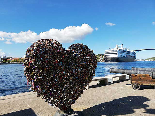 Punta Love Heart